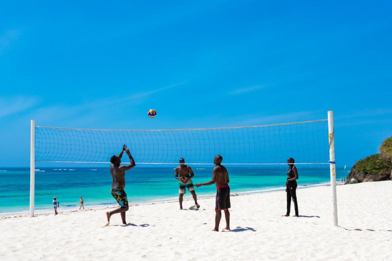 레저 로지 비치 앤 골프 리조트 디아니 해변 외부 사진 Beach volleyball in Bermuda
