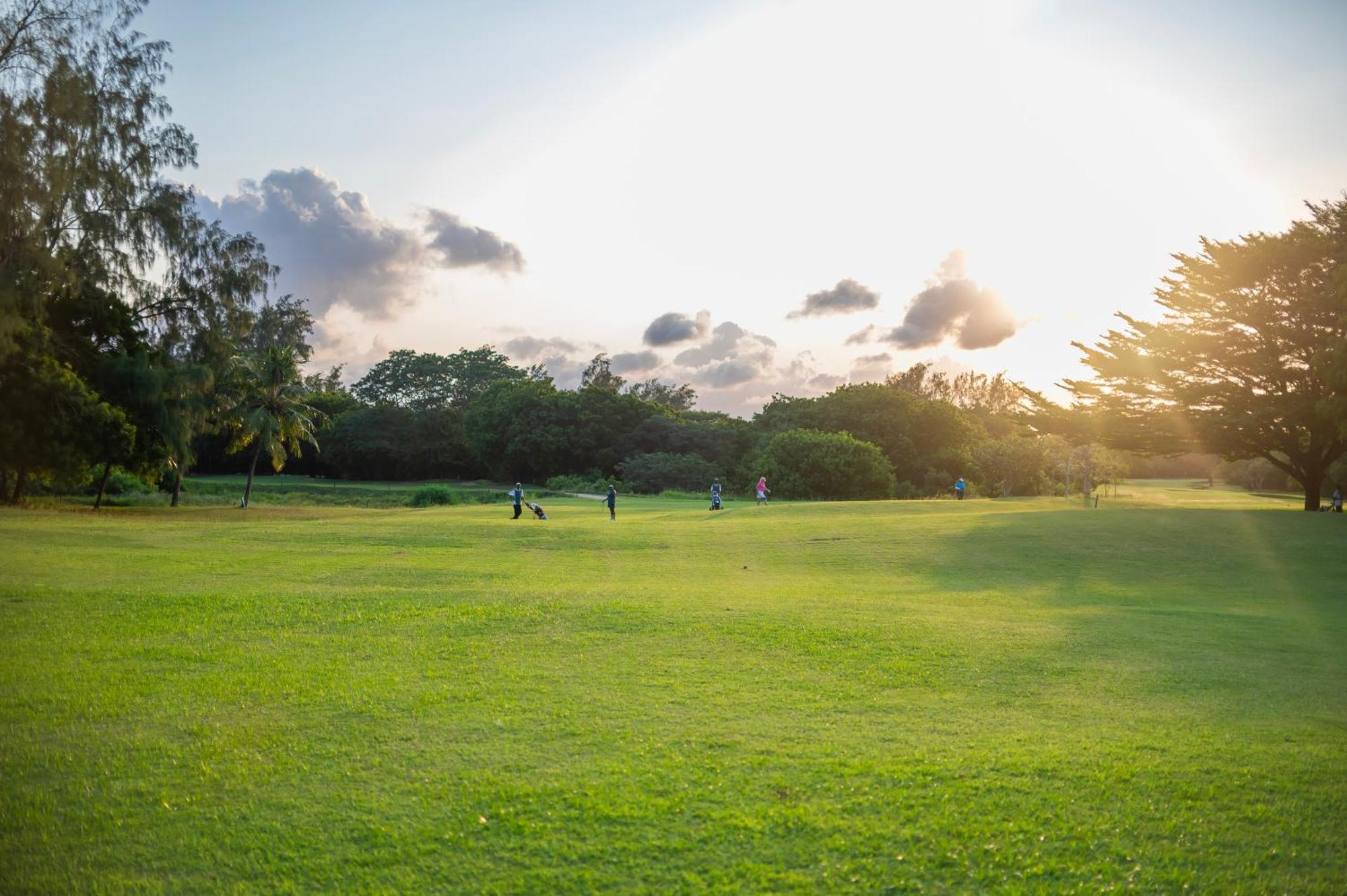 레저 로지 비치 앤 골프 리조트 디아니 해변 외부 사진 View of the park